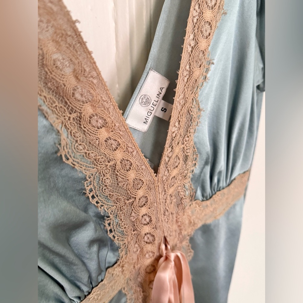 Miguelina “Stephanie” style silk and lace cap sleeve top - Picture 4 of 13